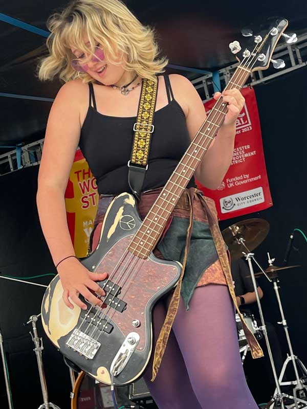 With mixed emotions, we announce that our incredible bassist, Georgie, is off on new adventures and saying goodbye to retsecroW(s).